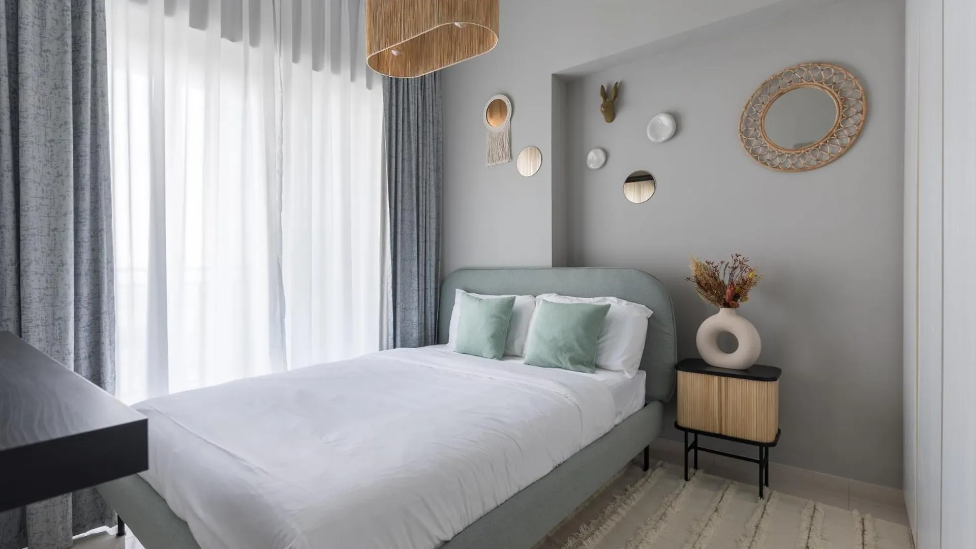 Quiet 1Br With River View Dubaï
