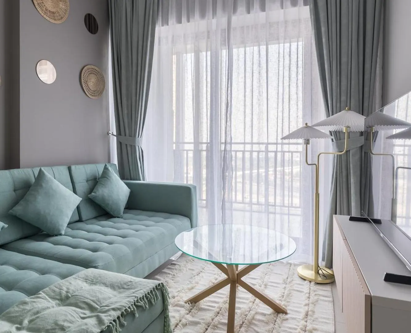 Quiet 1Br With River View Dubai