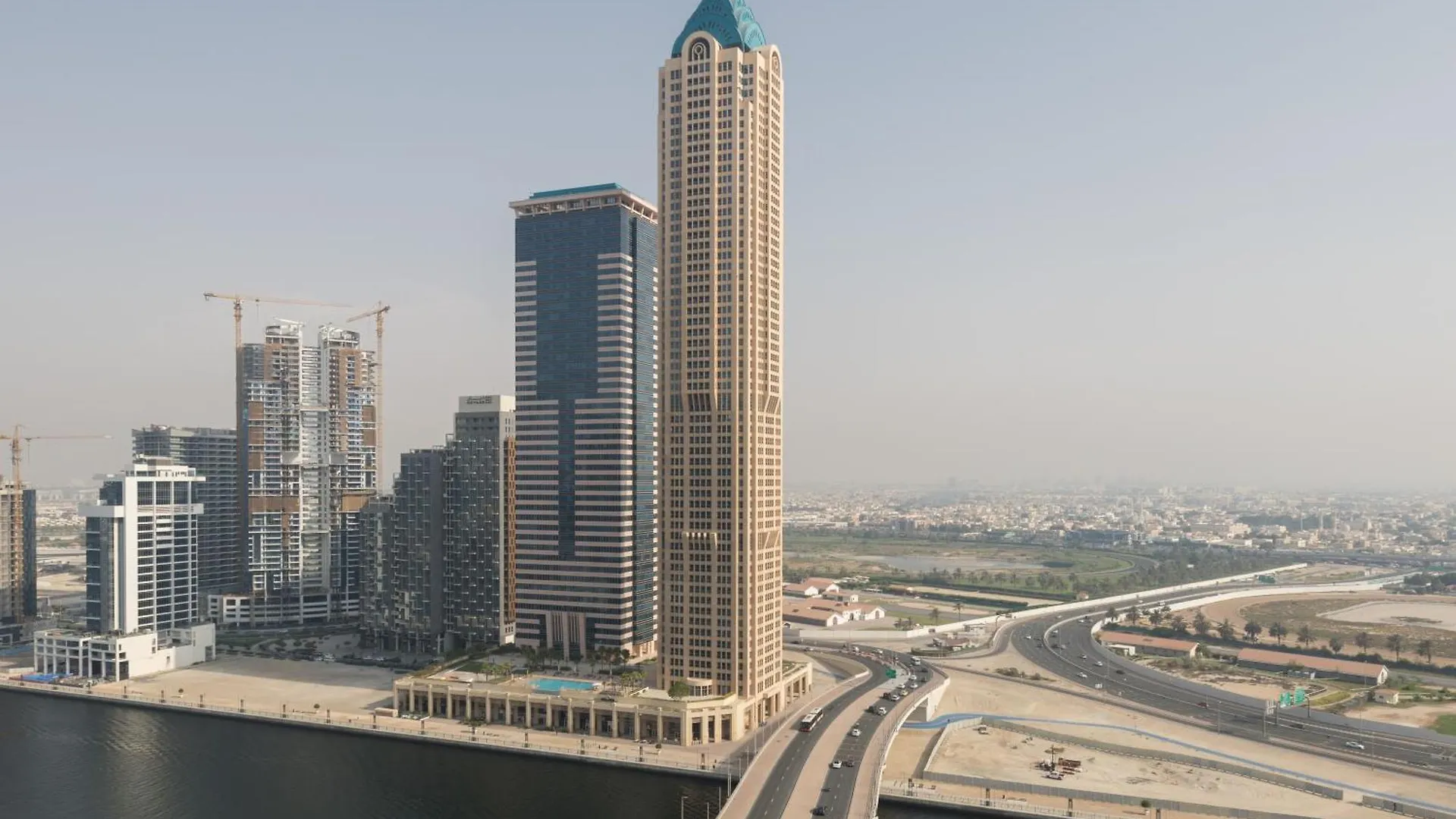 Apartment Quiet 1Br With River View Dubai