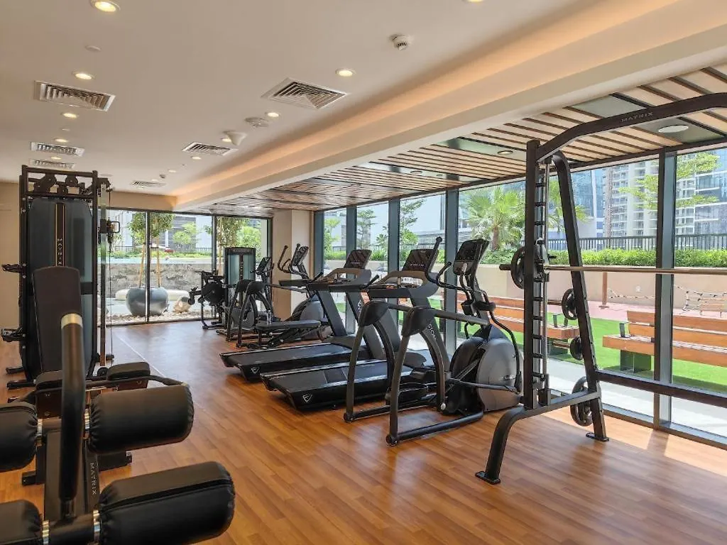 Quiet 1Br With River View Dubai Apartment